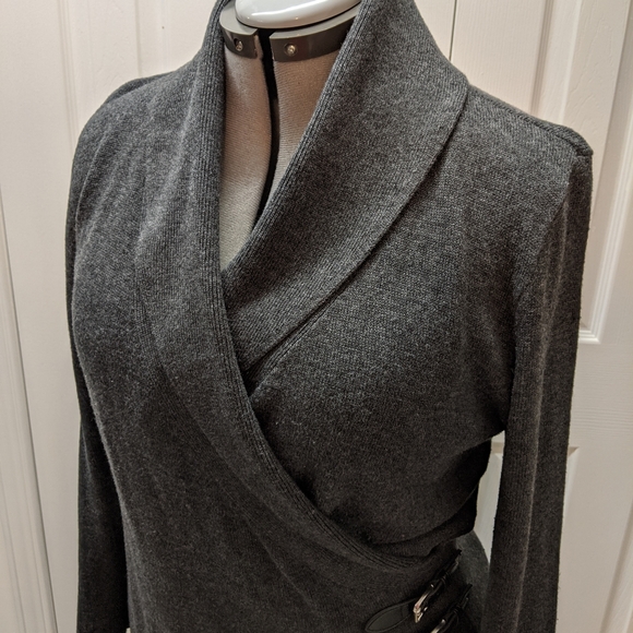 Dark gray sweater wrap dress - Picture 2 of 5